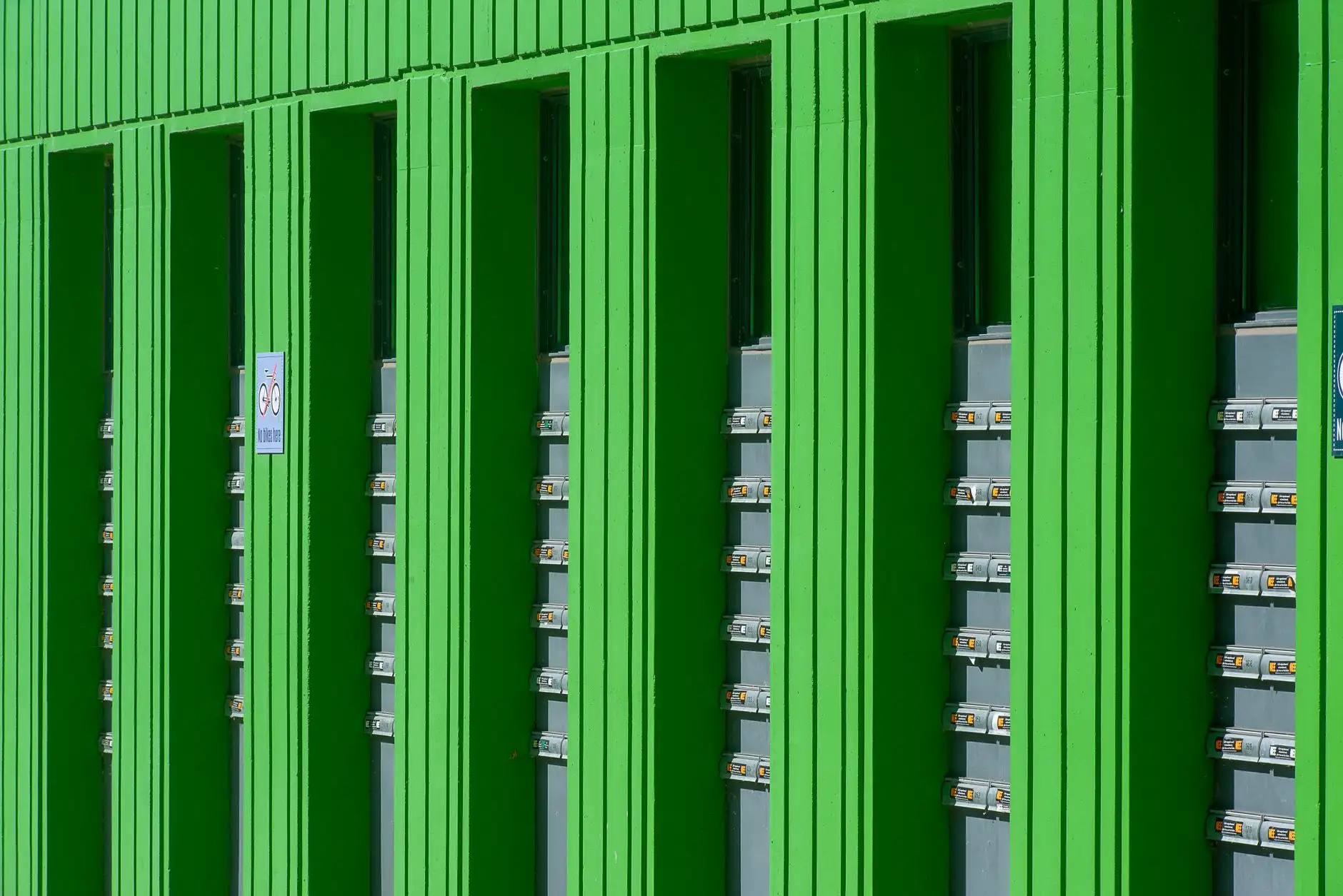 福州企业技术服务外包与自建团队的成本效益对比分析